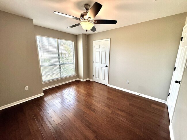Building Photo - 12483 Fairhope Way