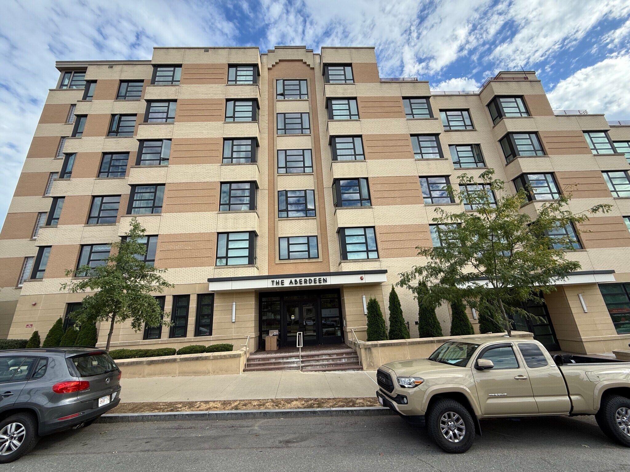 Building Photo - 1642 Commonwealth Ave