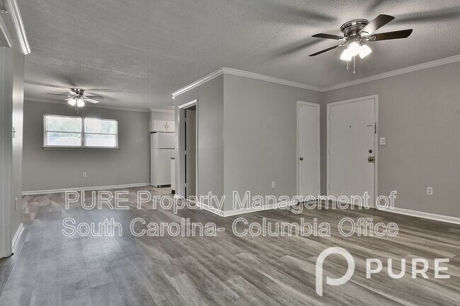 Building Photo - 601 Riverhill Cir
