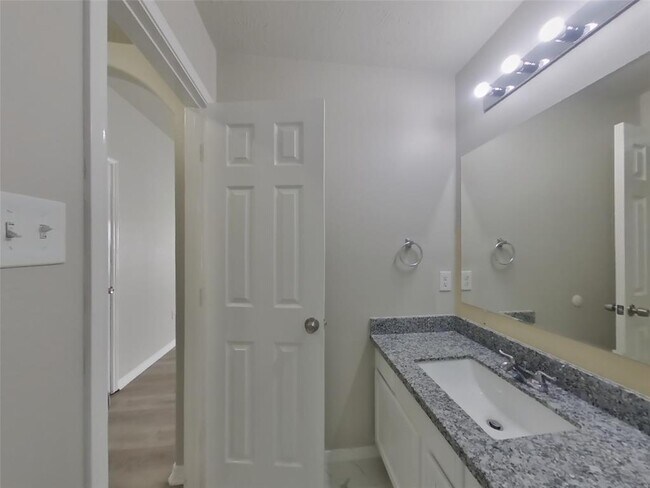 Building Photo - 318 Annatto Ln