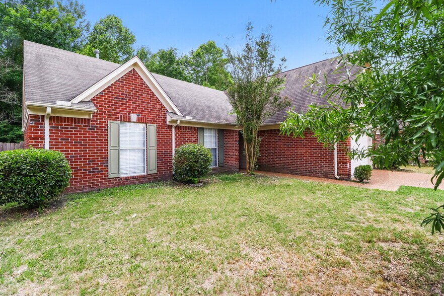 Building Photo - 10362 Cottage Oaks Dr