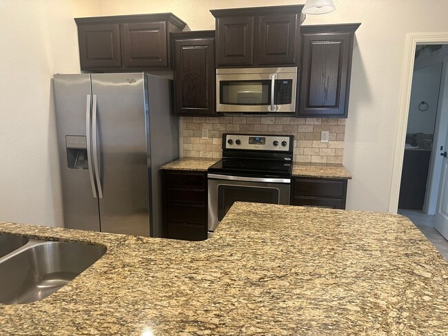 Building Photo - Available for Immediate Move-in!  3 Bedroom, 2 Bathroom, Two-Story Fayetteville Home