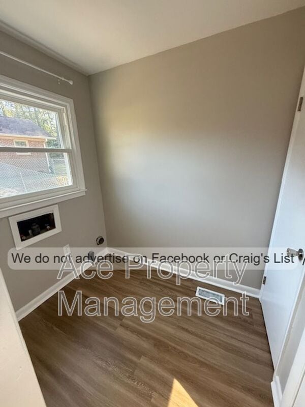 Building Photo - 643 Wakefield Dr