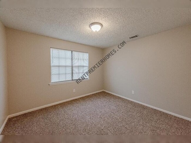 Building Photo - 7315 Russwood Ln E