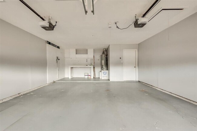 Building Photo - 1125 Shady Elm Ct