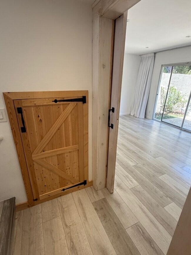 Building Photo - Unique Condo in Huntington Harbor