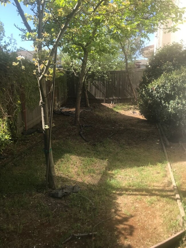 Building Photo - 4 Bed | 3 Bath | 2658 SF |Two Story | 3 car garage home | Tenant pays $200 for WS&G