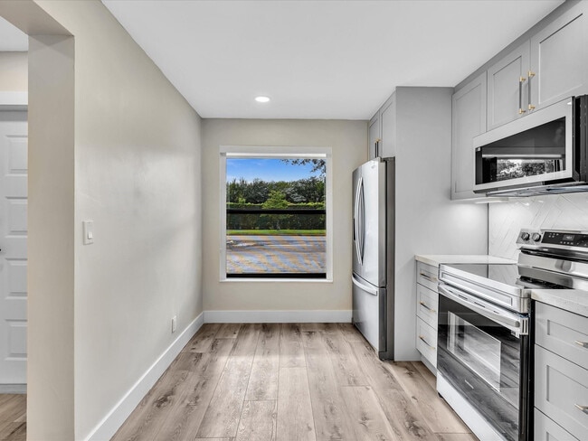 Building Photo - 1381 NW 99th Ave