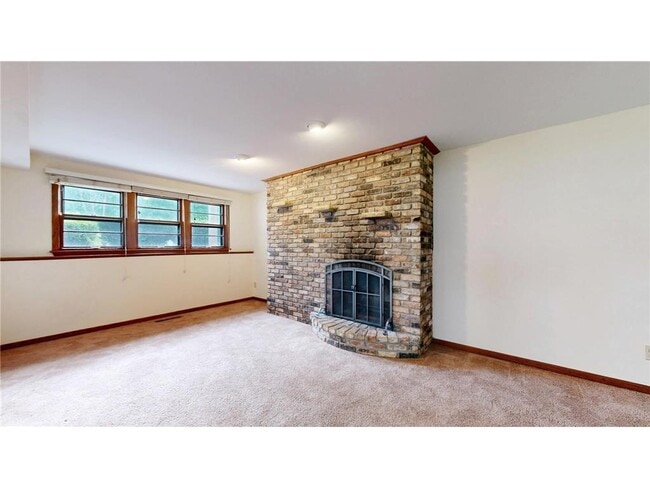 Building Photo - 3308 Roosevelt Ct NE