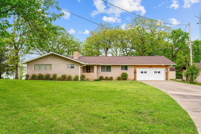 Building Photo - 471 Parkside Dr