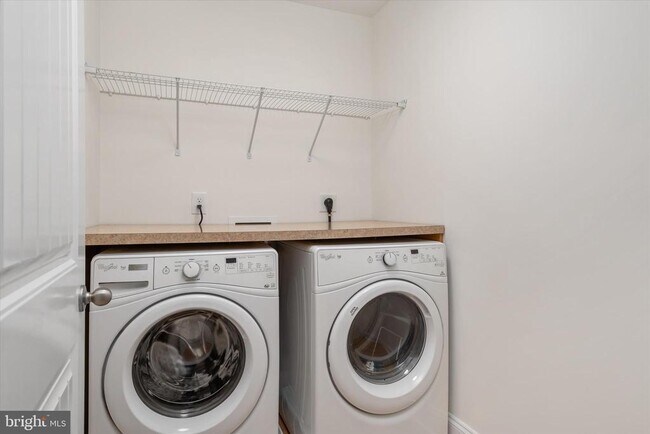 Building Photo - 204 Bar Harbor Rd