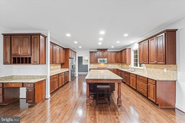 Building Photo - 8901 Hargrove Ct