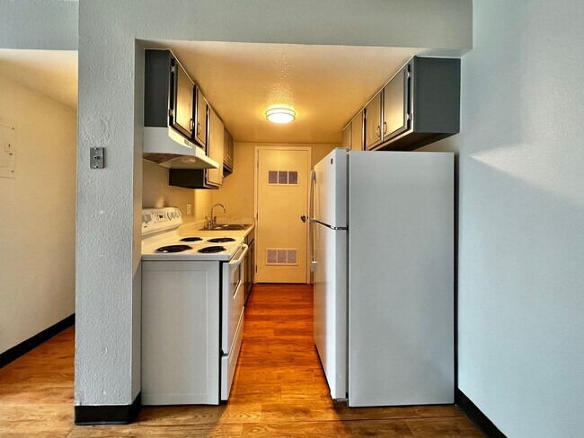 Building Photo - NShields632 (KC-LN-KB)