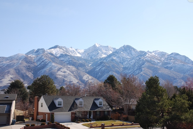 Building Photo - 8670 Snow Mountain Dr