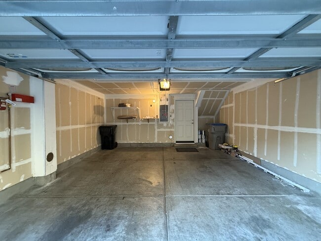 Building Photo - 1055 Chamomile Walkway