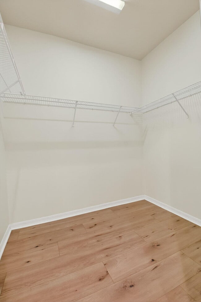 Building Photo - 7145 Veneto Dr