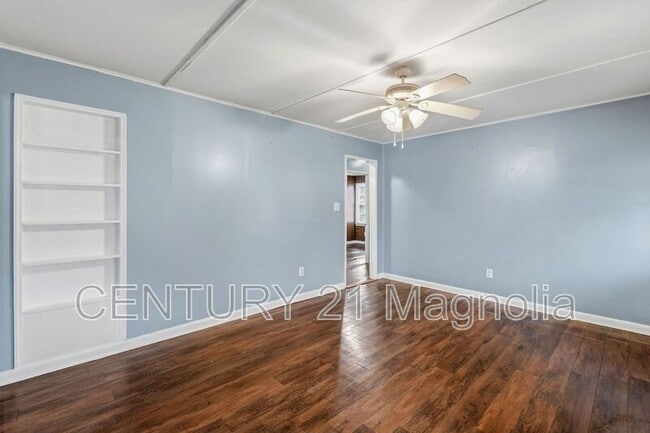 Building Photo - 934 Bluebird Rd