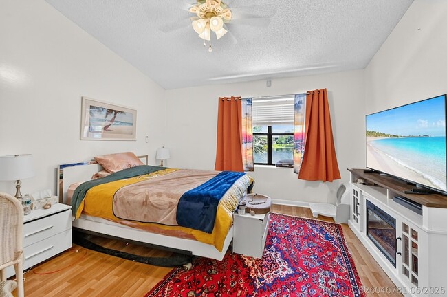 Building Photo - 4587 Carambola Cir S