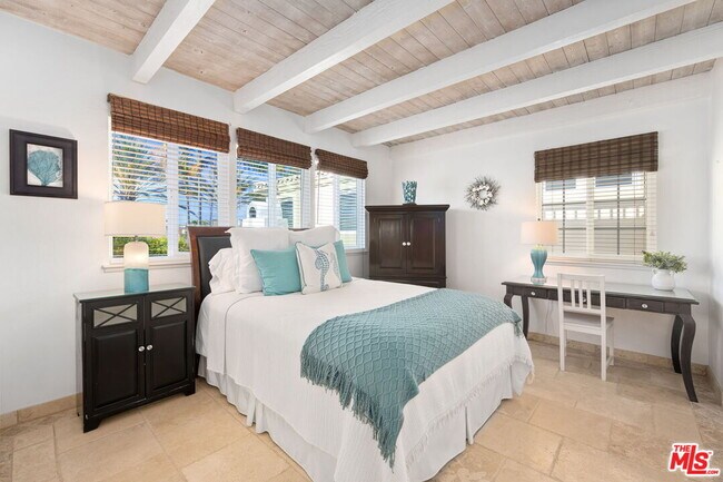 Building Photo - 213 Via Cordova