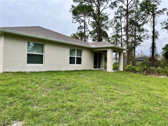 Building Photo - 3020 N Lakewood Rd