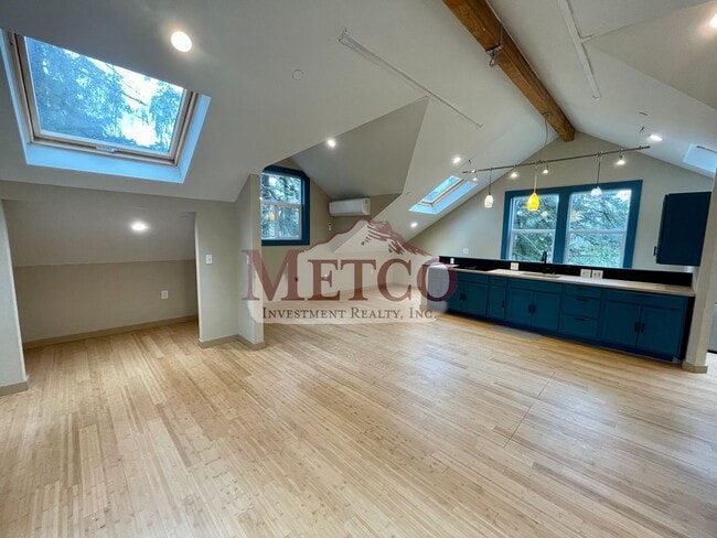 Building Photo - 24401