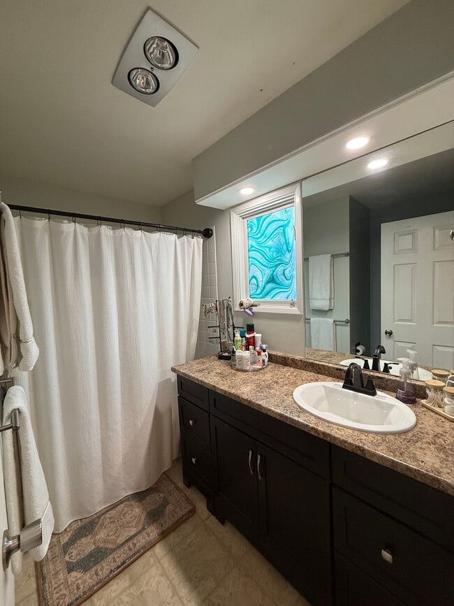 Building Photo - NEW YEAR NEW HOME! 3 bed, 2.5 bath, 2 car garage in South Anchorage