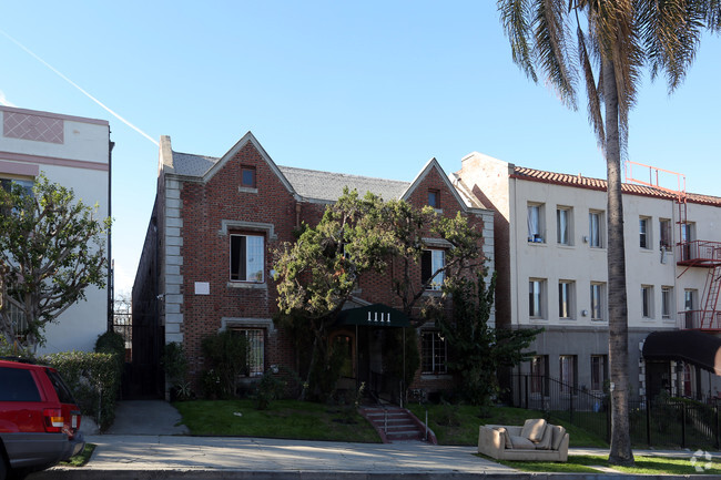 Building Photo - Burton Manor Apartments