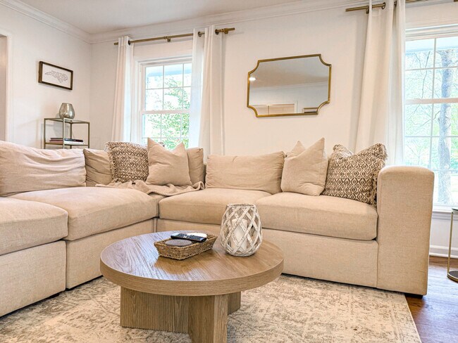 Building Photo - 7601 Bedfordshire Dr