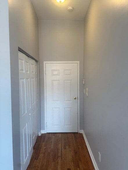 Front entrance of apartment 2 - 1426 Madison Ave