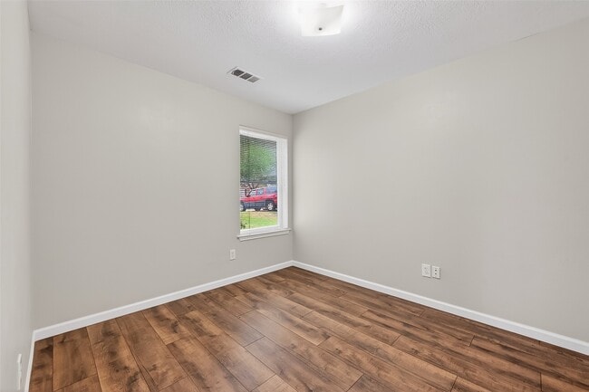 Building Photo - 21519 Sapphire Ct