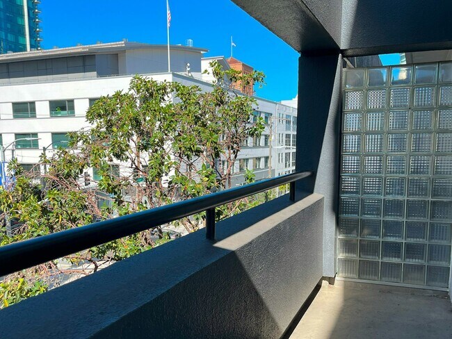 Building Photo - 201 Harrison St