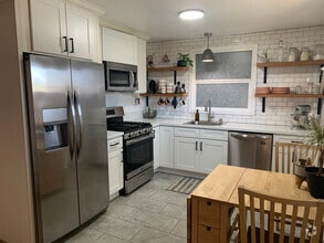 Building Photo - 4201 W 159th St