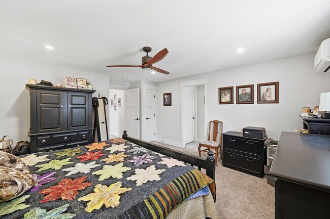 Building Photo - 30855 Walter Dr