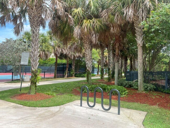 Building Photo - 3500 Oaks Clubhouse Dr