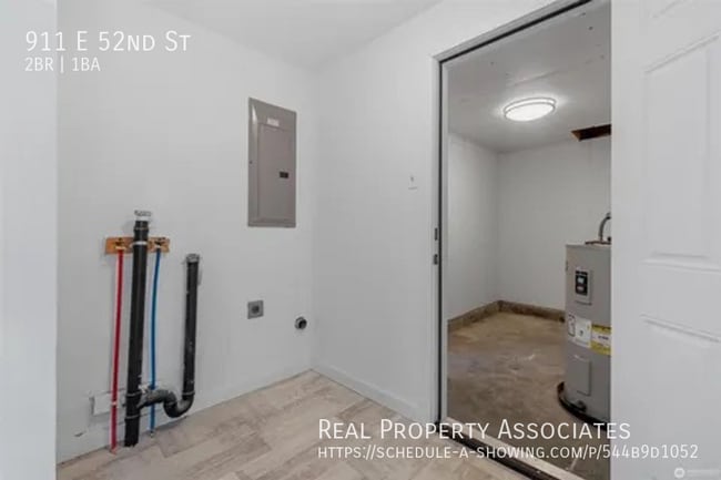 Building Photo - 911 E 52nd St