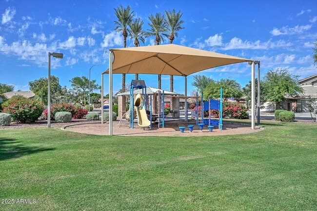 Building Photo - 13101 W Indianola Ave