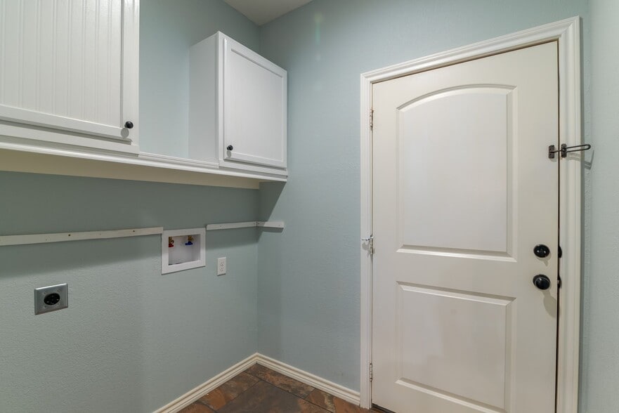 Building Photo - 2202 Woodgrove Lane