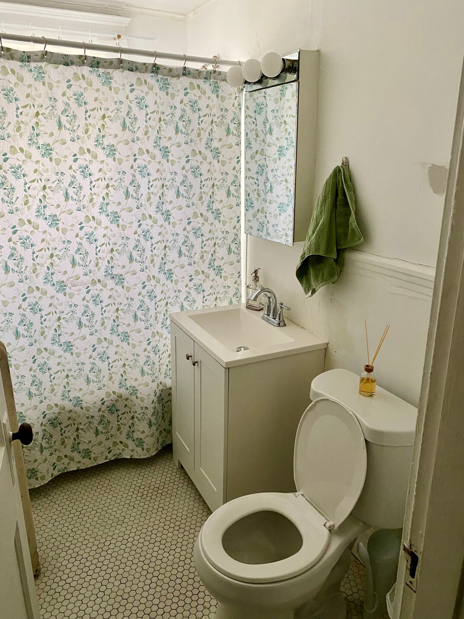 Building Photo - 171 Hillside St