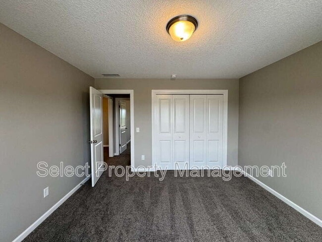 Building Photo - 5378 Broad Fields Cv