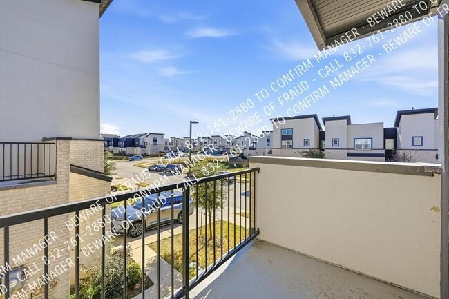 Building Photo - 4355 Hebron St