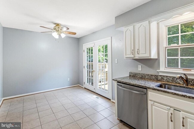 Building Photo - 3944 Pepperidge Ct
