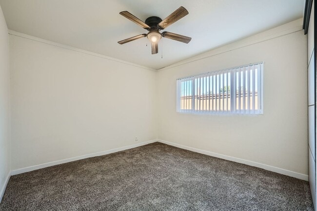 Building Photo - Stunning 2 Bedroom Newly Remodeled Modern Unit in Downtown Las Vegas