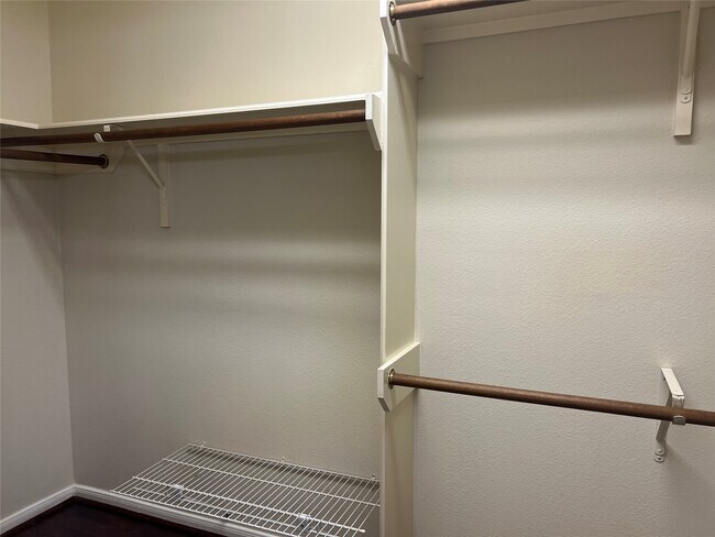 Building Photo - 8815 Crazy Horse Trail