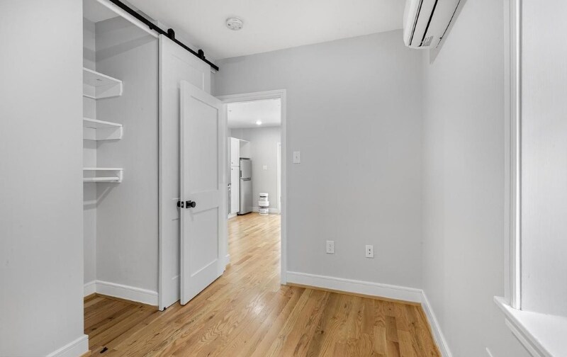 Building Photo - 1916 Poplar St