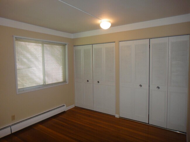 Building Photo - 1249 Island Dr