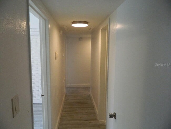 Building Photo - 944 Kensington Dr