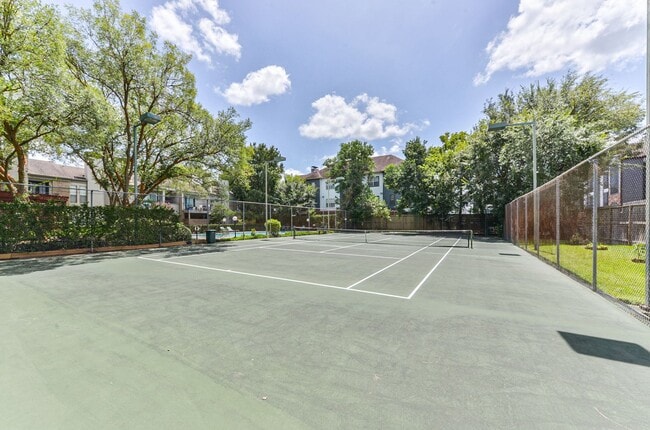 Building Photo - 2 Story 2 BR condo in Westchase Gated Comm...