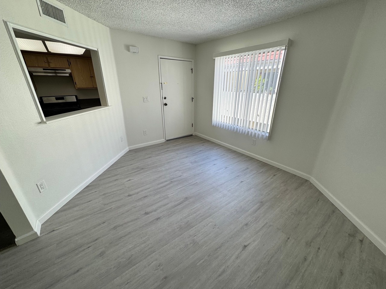 Building Photo - 4633 Vermont Pl