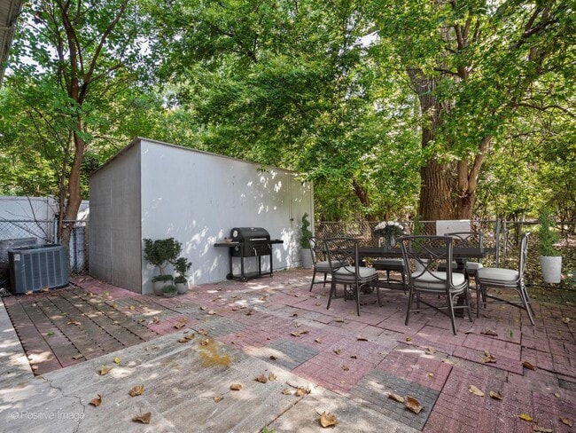 Building Photo - 7753 N Nordica Ave