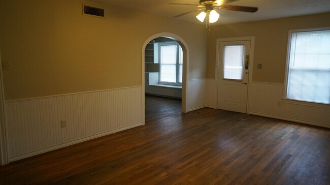 Building Photo - 1016 Puryear Dr